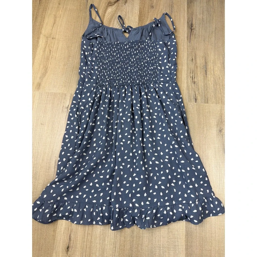 Abercrombie & Fitch Blue White Petal Print Tie Front Smocked Mini Dress Size ST - Picture 5 of 9
